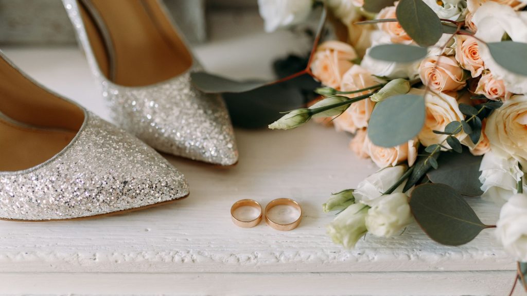 your-must-read-guide-to-wedding-shoe-trends-2023 (2)